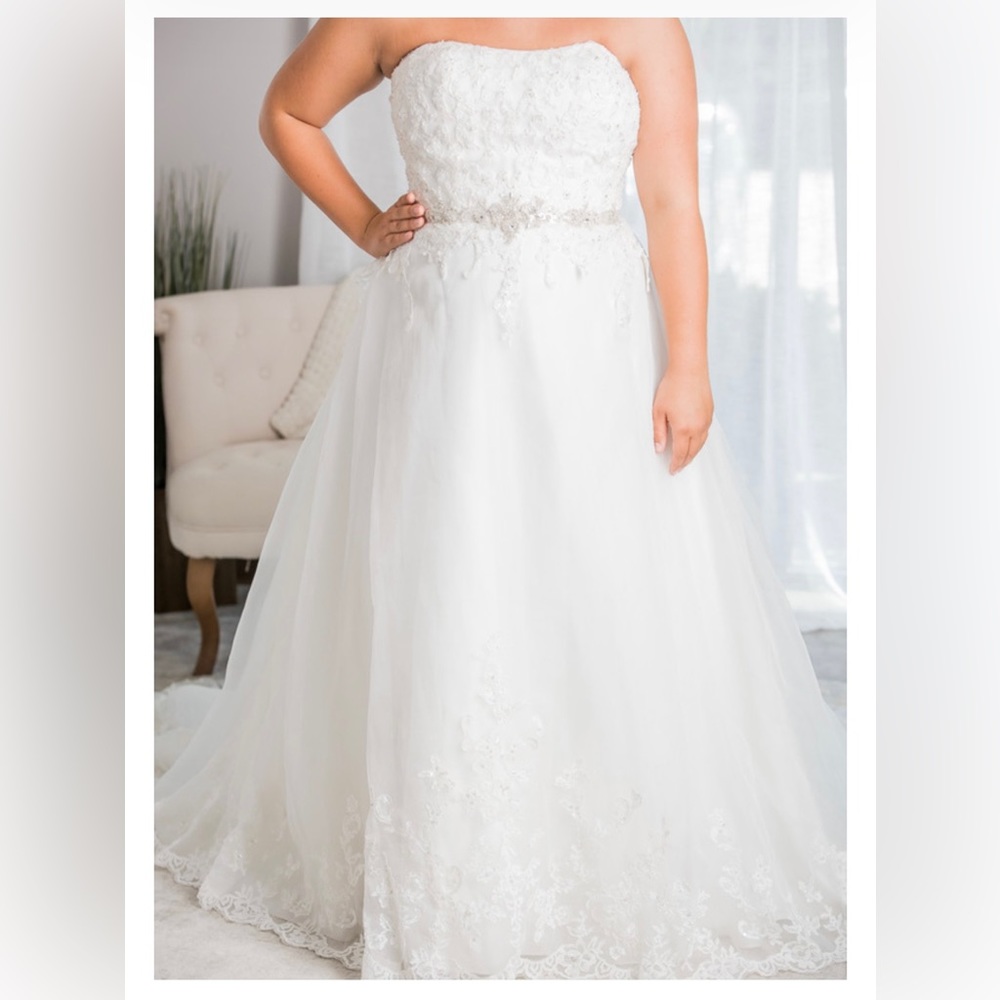 A line wedding dress